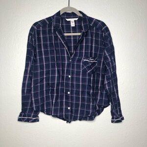 Victorias Secret sleep buttons down top sz‎ M